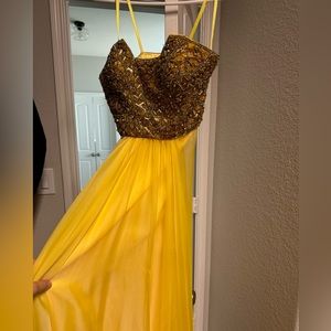 Yellow prom dress strappless